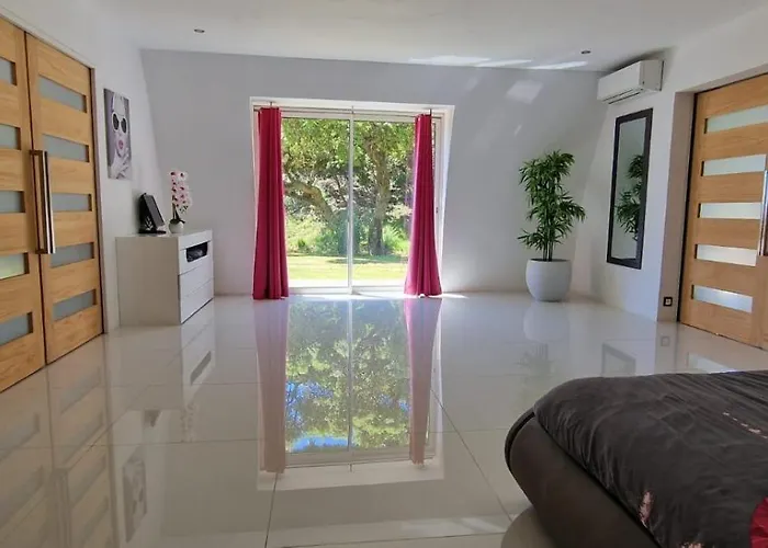 Pramousquier Loft De Charme 2 Piscines Interieure Et Exterieure Le Lavandou