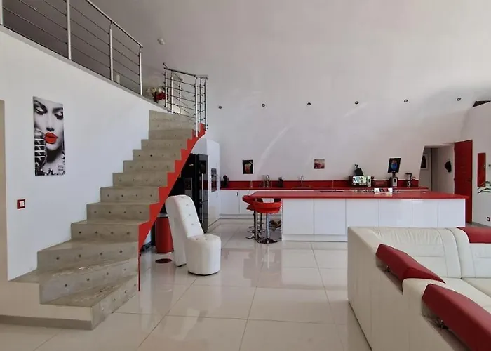 Vila Pramousquier Loft De Charme 2 Piscines Interieure Et Exterieure Le Lavandou